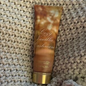 Victoria's Secret Cozy Vanilla Cashmere Fragrance Lotion